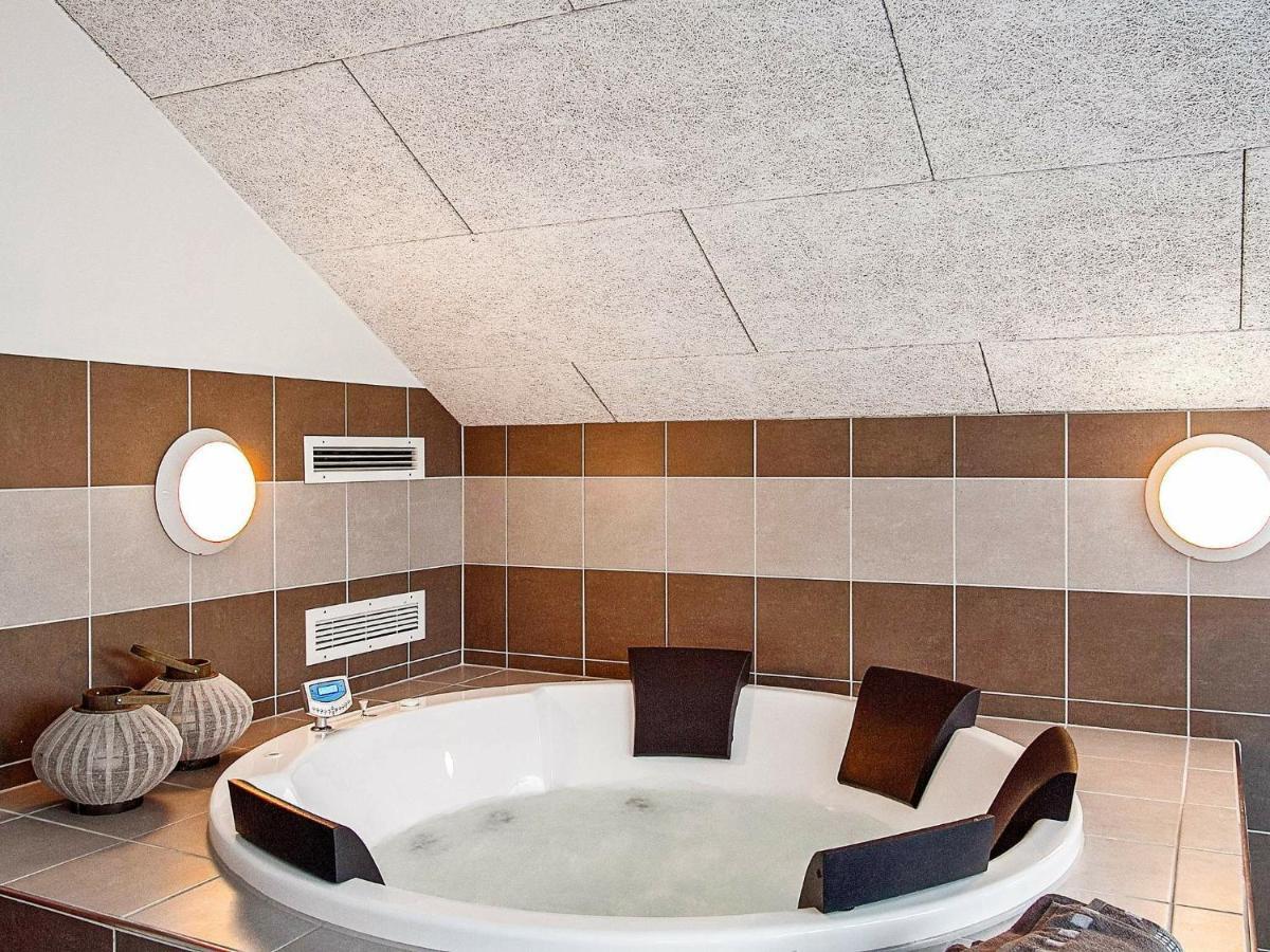 12 Person Holiday Home In Hasselberg Каппельн Номер фото
